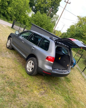 Volkswagen Touareg cena 22700 przebieg: 234000, rok produkcji 2004 z Miłosław małe 154